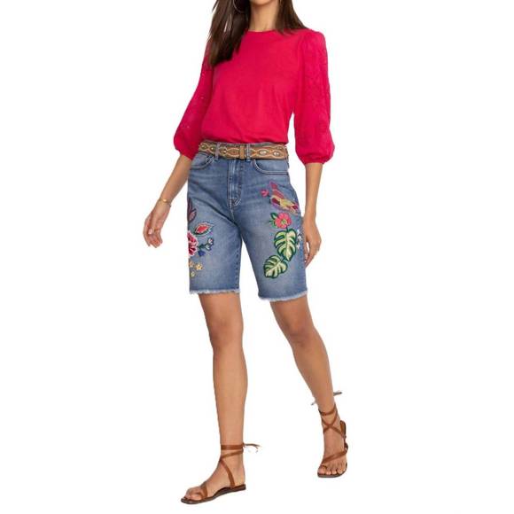 NEW JOHNNY WAS jeanette bermuda short in medium worn wash - Picture 1 of 3